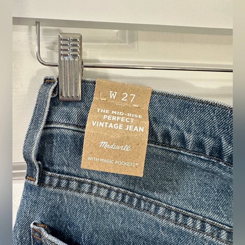 Brand new with tags, never worn Madewell mid rise perfect vintage Jean size 27